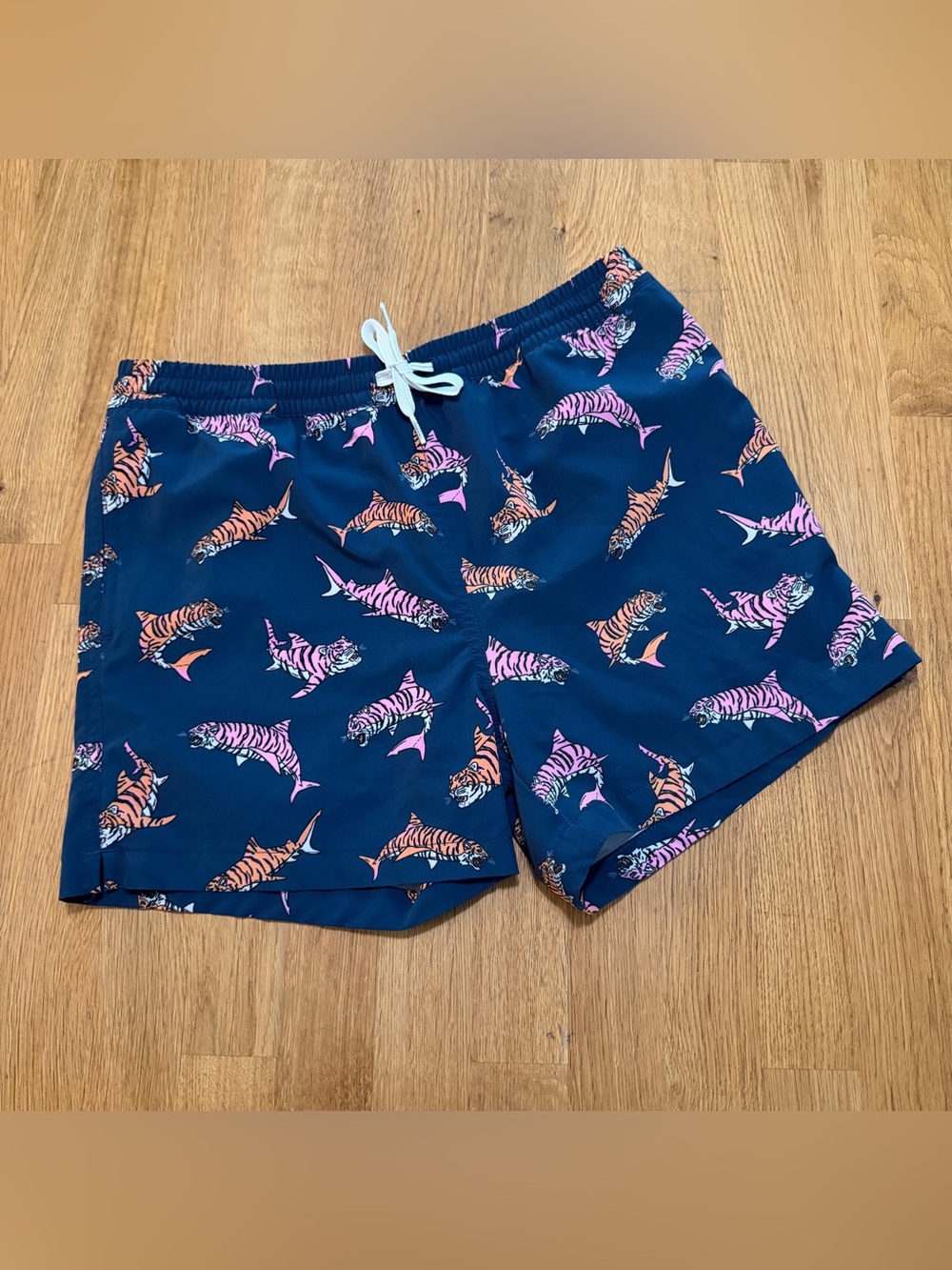 Chubbies Kids LARGE YOUTH 14/16 Blue Tiger Shark Lined 2 in 1 Swim Shorts